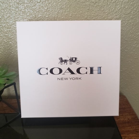 Baby Pink Coach Fragrance Gift Box - Picture 2 of 6